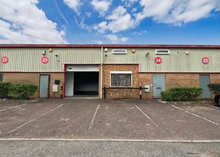 Professional Film and Photography Studio with Office Facilities for Rent in Bristol Photo 3