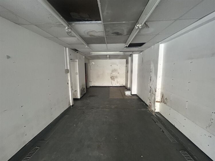 Prime Ground Floor Office/Studio Space Available on Popular Henleaze Road in Bristol Photo 3
