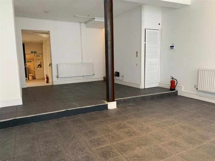 Prime 2-Storey Commercial Property on Gloucester Road, Bristol, Available for Sale Photo 3