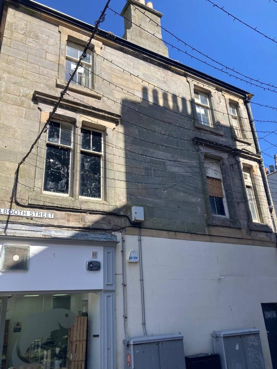 Two-Story Commercial Property on Kirkcaldy High Street Up for Sale - Perfect for Investors Photo 4