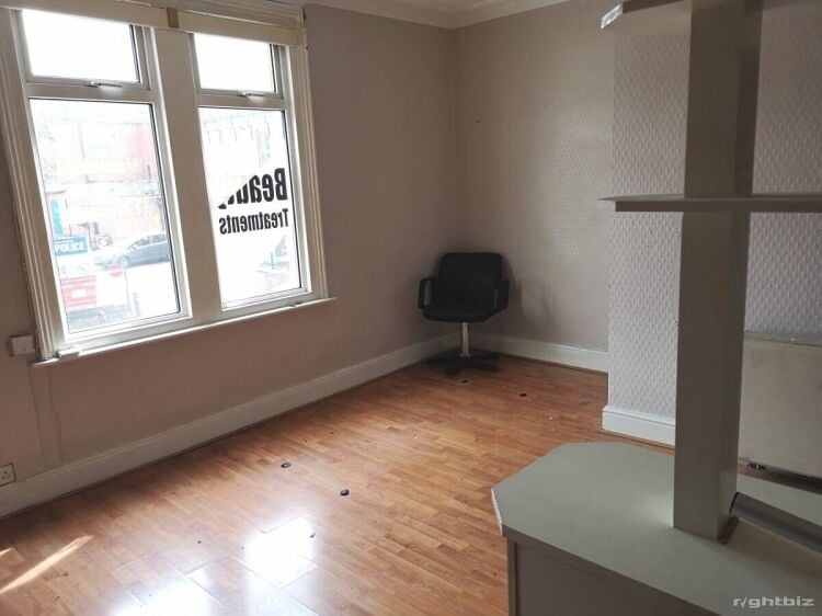 Prime Commercial Property Available for Let in Busy Sheffield Locale Photo 3