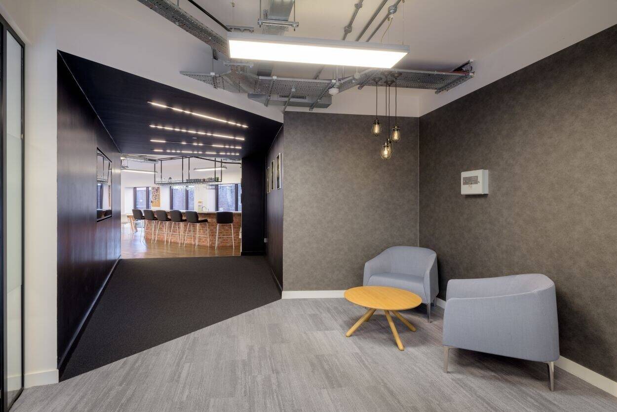 Premium Fully Fitted Office Available to Sublet in Reading Town Centre Steps from the Station Photo 3