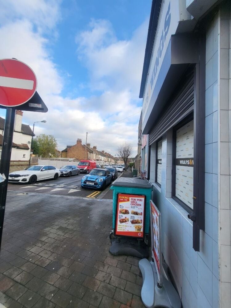 Hybrid Takeaway Business For Sale in East London with Strong Foot Traffic Photo 3