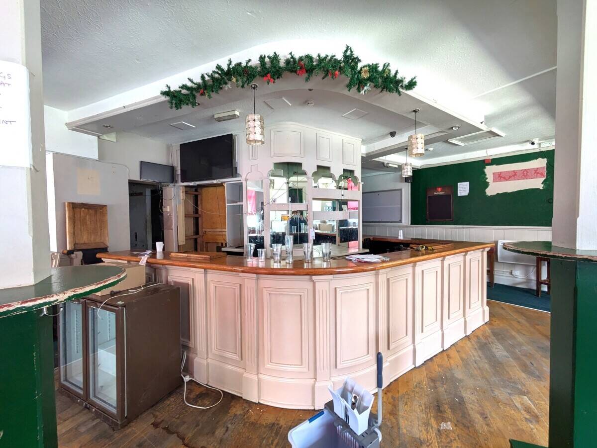 Freehold Sale of Kings Castle Hotel in Cardiff Town on Cowbridge Road East Photo 4