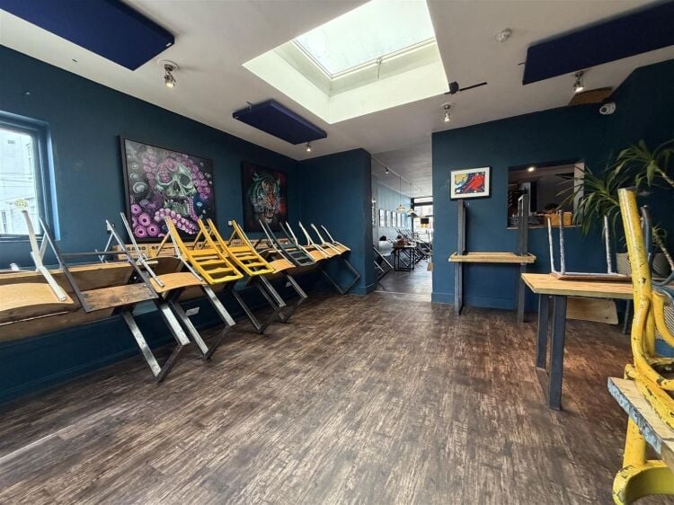 Stylish restaurant with basement in vibrant Colston Street, Bristol, offering 1,392 sq ft of space Photo 3