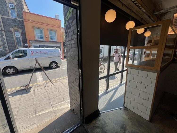 Modern bakery for sale in Bristol with long-term lease in high foot traffic area Photo 3