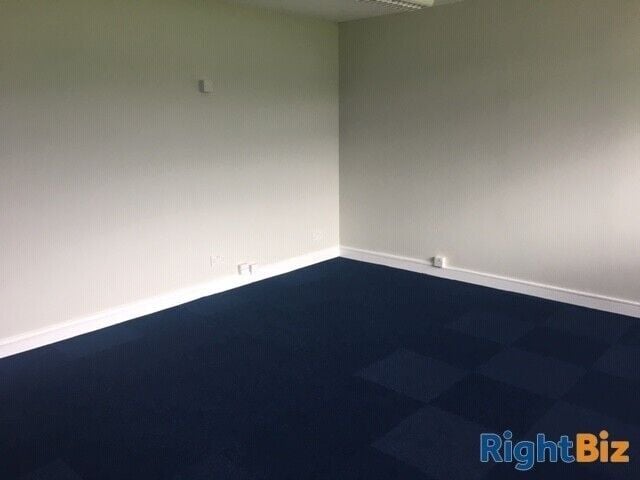 Industrial Unit Available for Rent in Cumbernauld's Popular Wardpark Estate Photo 3