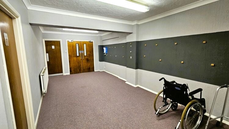 Vacant Meeting Hall and Former Snooker Club in Blandford Forum Dorset with Ample Parking Photo 3