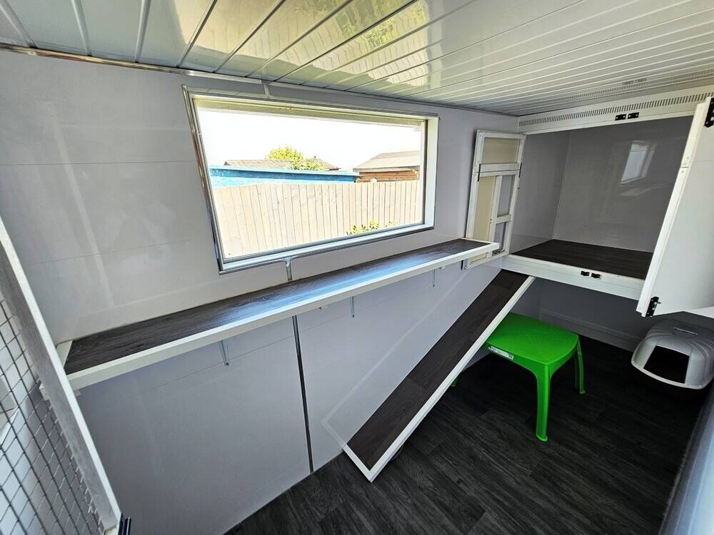 Luxury cattery with family home for sale in Leigh on Sea Essex Photo 3