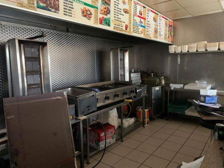 Commercial property in Bristol with 647 sq ft of customer space, kitchen, and parking available. Photo 3