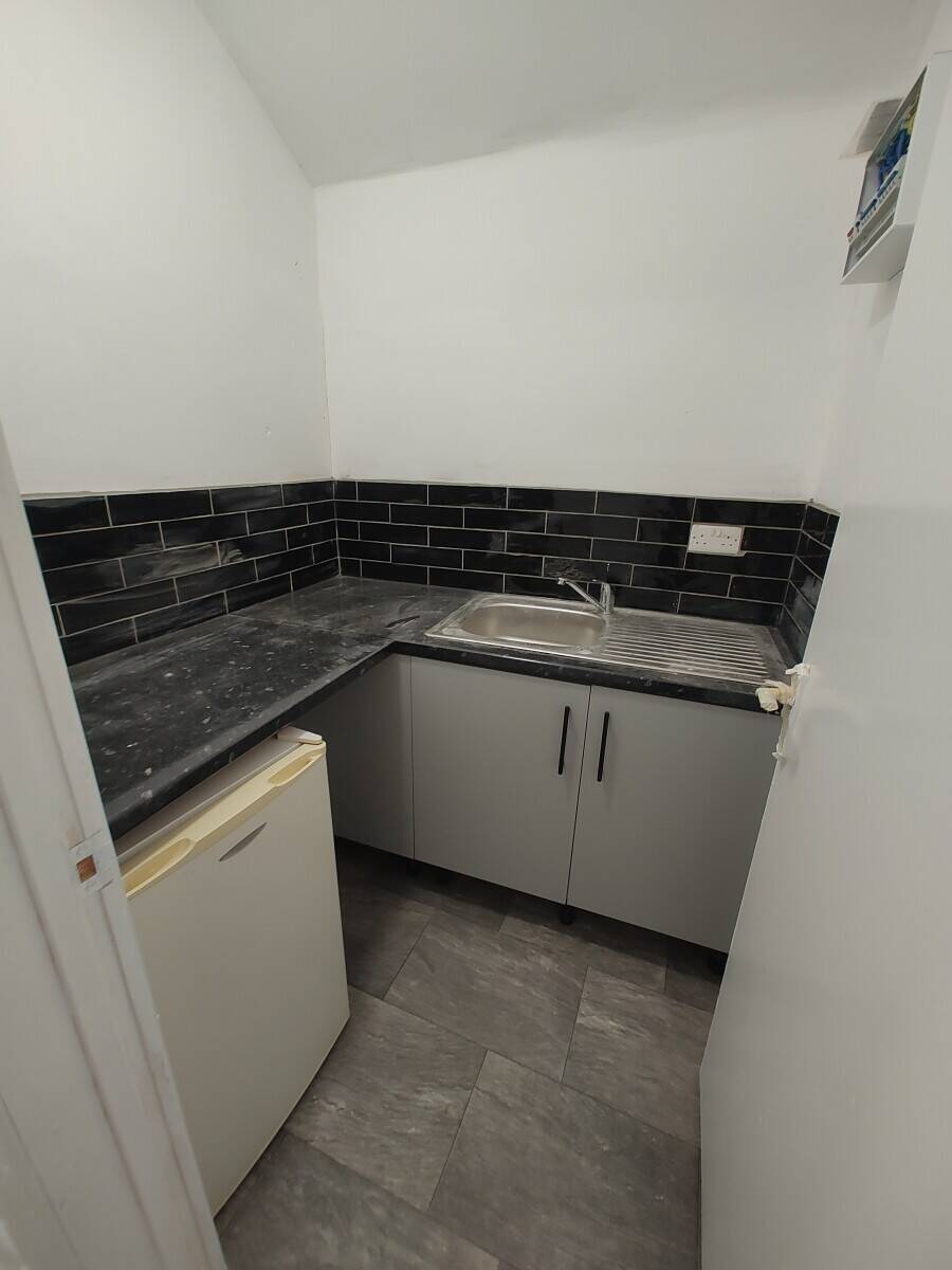 Commercial Office for Sale on Stratford Road Sparkhill Birmingham with Parking Available Photo 3