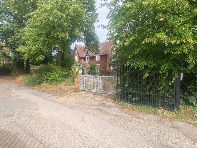 FORMER DAY NURSERY REGISTERED FOR 60 TO LET Photo 3