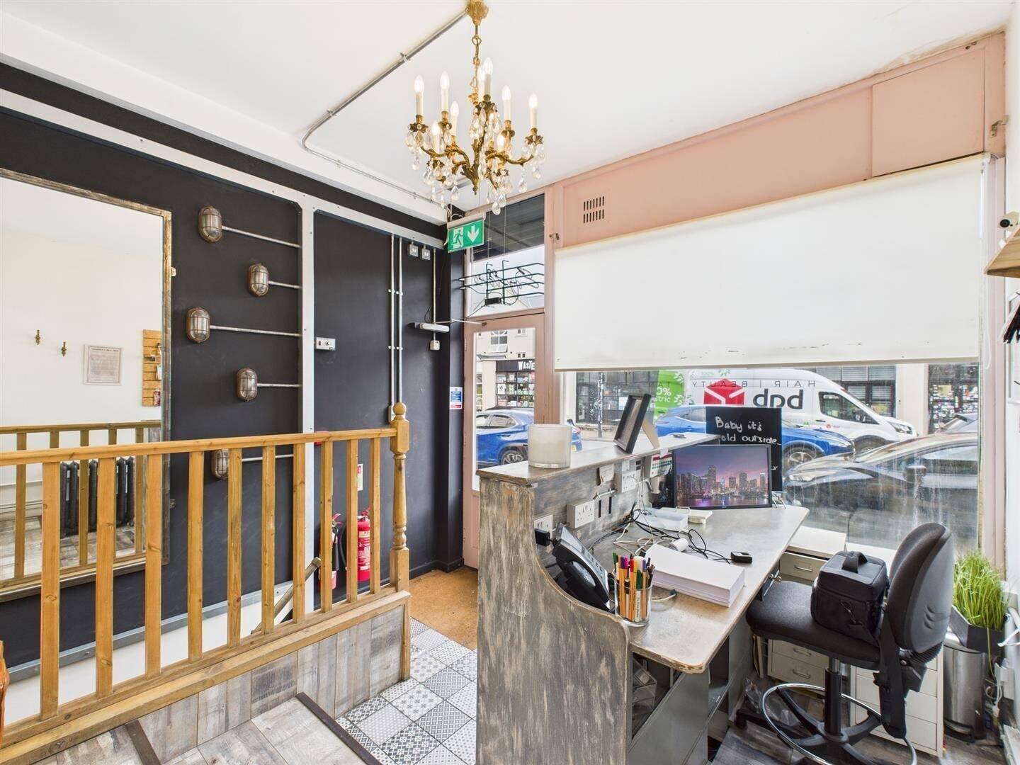 Commercial Unit for Sale in Shoreditch London with Established Hair and Beauty Salon Setup Photo 3