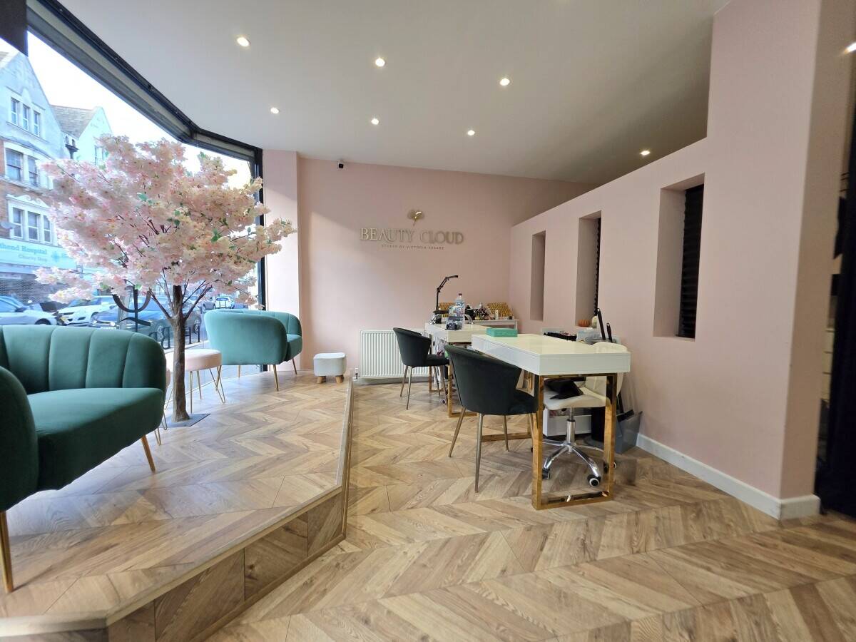 Fully Fitted Beauty & Hair Salon – Westcliff Photo 3