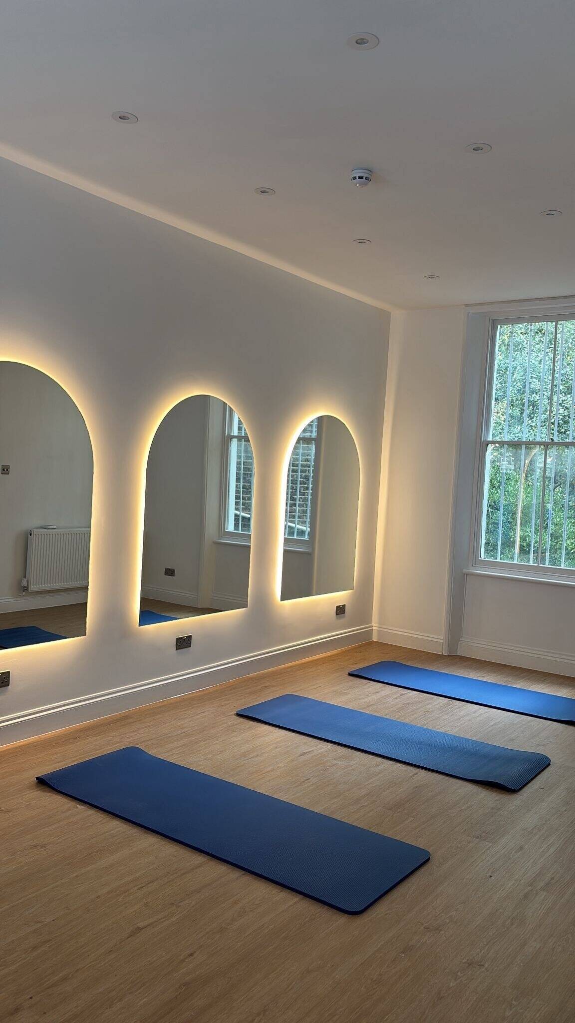 Physiotherapy and Pilates Studio for Sale in Hammersmith London, Turnkey and Fully Refurbished Photo 1