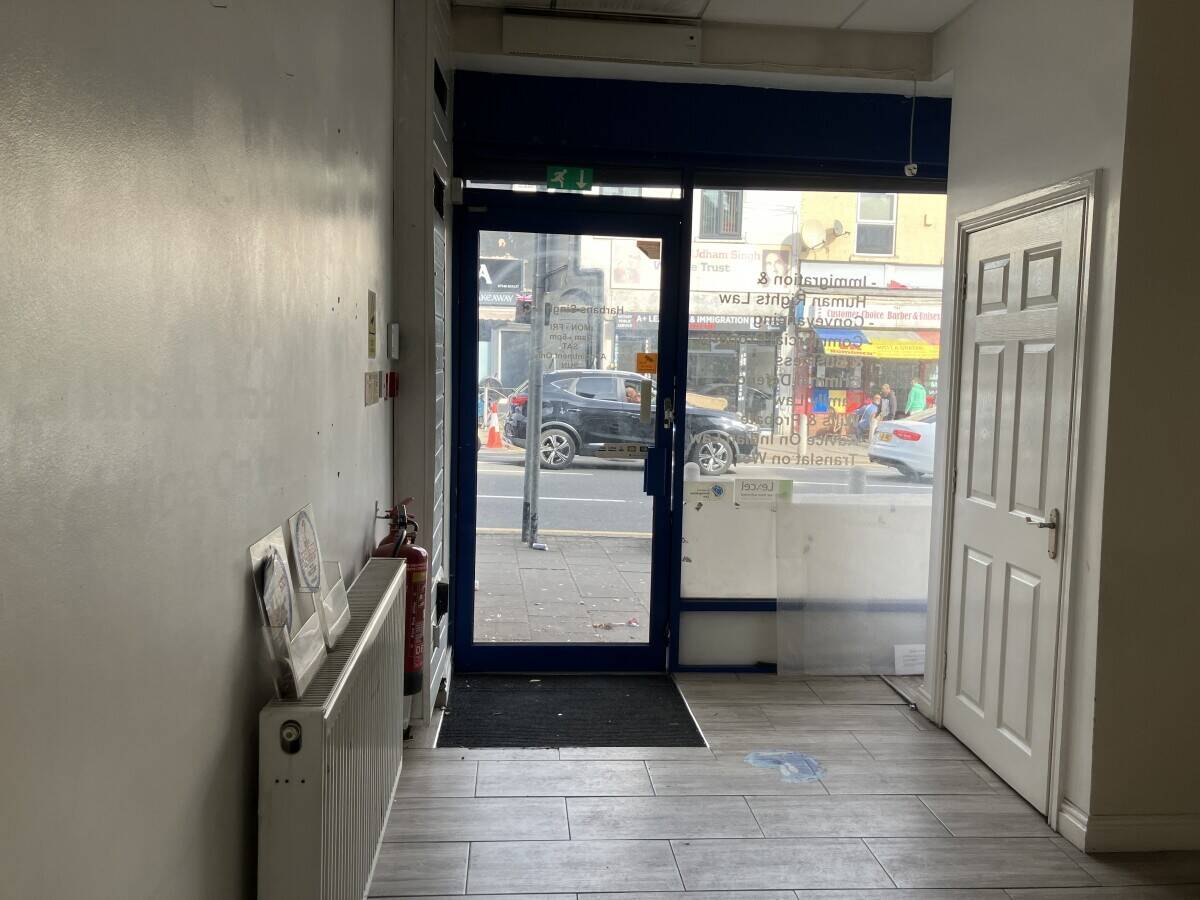 Retail/Office Space Available on Busy Soho Road in Handsworth, Birmingham Photo 3