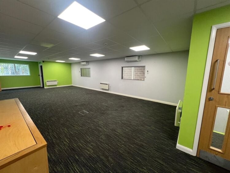 Modern industrial unit for sale in Eastpark Trading Estate, Bristol with office and parking Photo 3