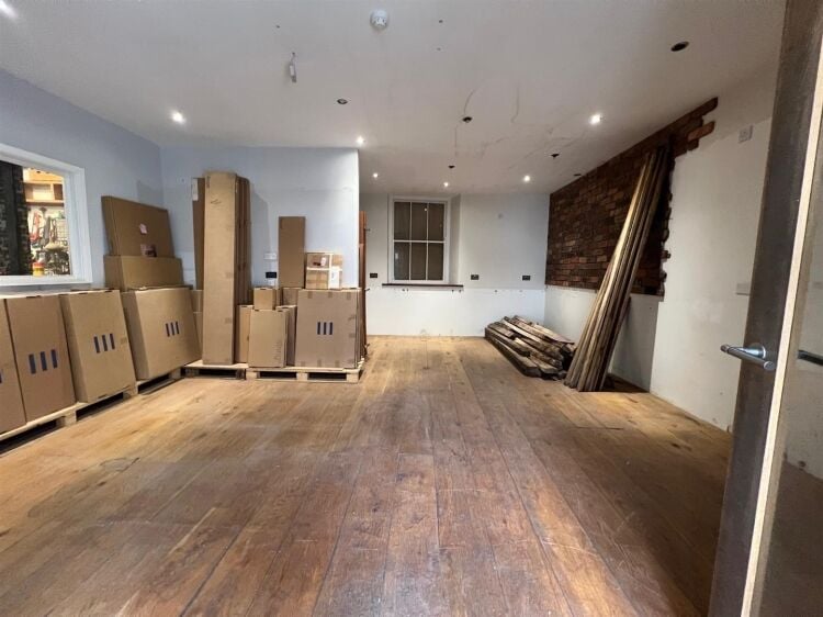 Workshop and former showroom for lease in Clifton, Bristol with 510 ft² of available space Photo 3