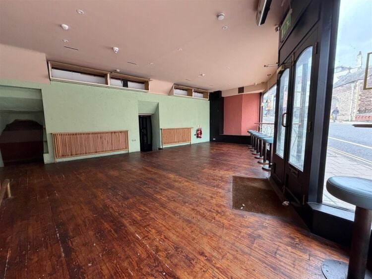 Commercial premises approximately 903 sq ft on Colston Street in Bristol with open-plan layout Photo 3