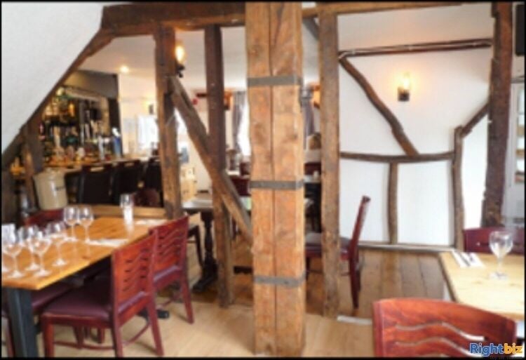 Charming Freehold Pub with Development Potential in Affluent Hertfordshire Village Photo 3