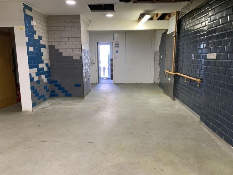Ground floor takeaway unit for sale on Soundwell Road, Kingswood, Bristol Photo 3