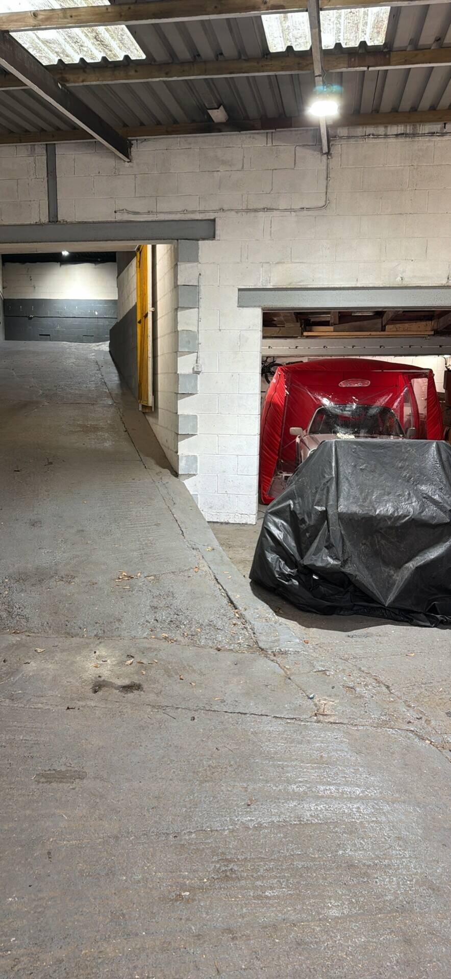 Freehold garage and storage unit for sale in Derby Derbyshire with 3,500 sq ft of space Photo 3