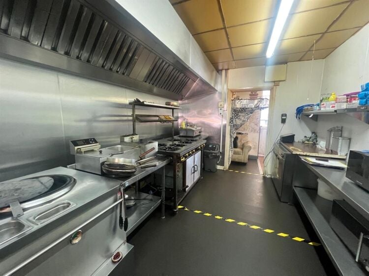 Fully fitted takeaway in Brentry Bristol with commercial extraction and gas hob available for sale Photo 3