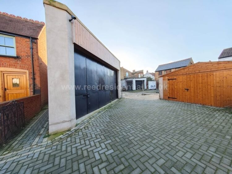 Industrial units and land for potential residential conversion in Westcliff on Sea Essex Photo 3