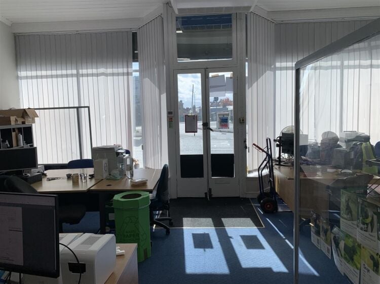 Ground Floor Retail Unit Office for Sale in Hotwells, Bristol with 600 sq ft of Adaptable Space Photo 3