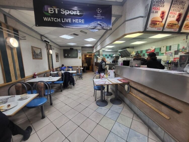 Franchise Fast Food Business for Sale in South London with High Visibility and Foot Traffic Photo 3