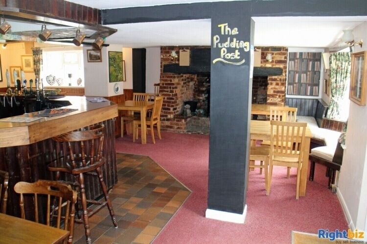 Charming Village Pub with Owner Accommodation in Oxfordshire/Buckinghamshire for Sale Photo 3