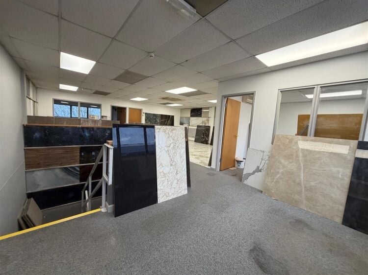 Modern two-storey commercial unit with workshop and offices in Bristol Photo 3