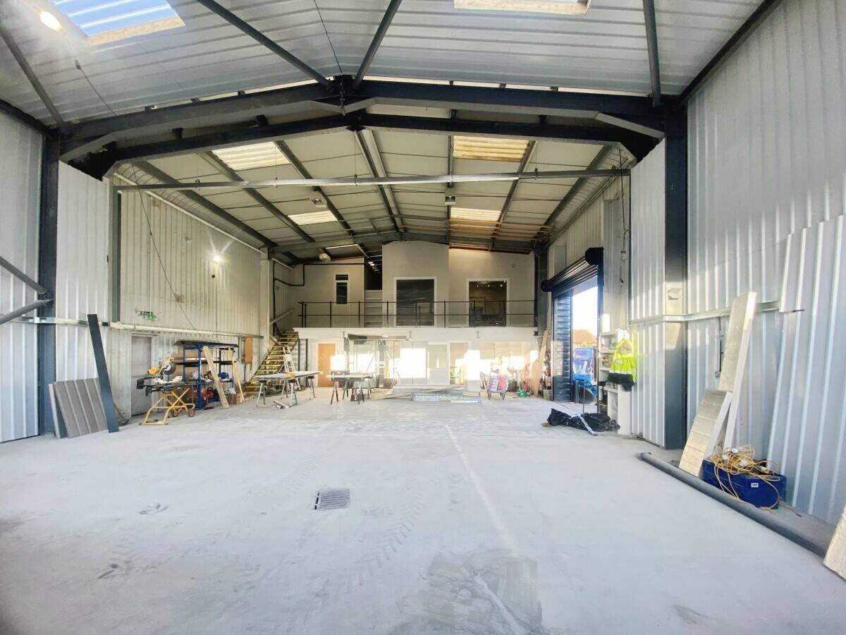 Modern Warehouse and Offices for Sale in Wickford Essex with Versatile Space Available Photo 3