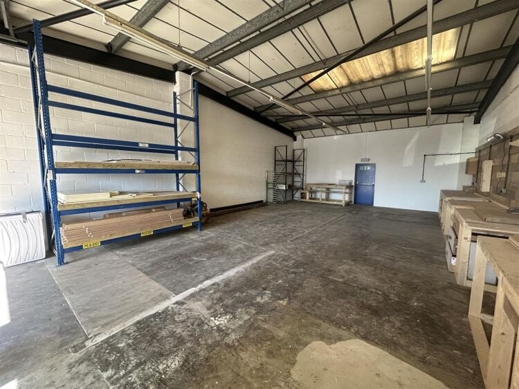 A well-presented industrial unit of approximately 1,122 ft², ideally suited to a variety of light industrial, workshop, or storage uses (subject Photo 3