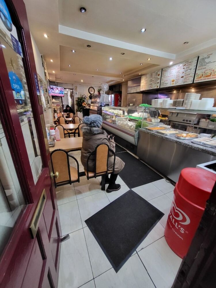 Very Long Running Fried Chicken and Kebab shop Business for Sale in Crouch End/ North London: with REF: CS0781 Photo 3
