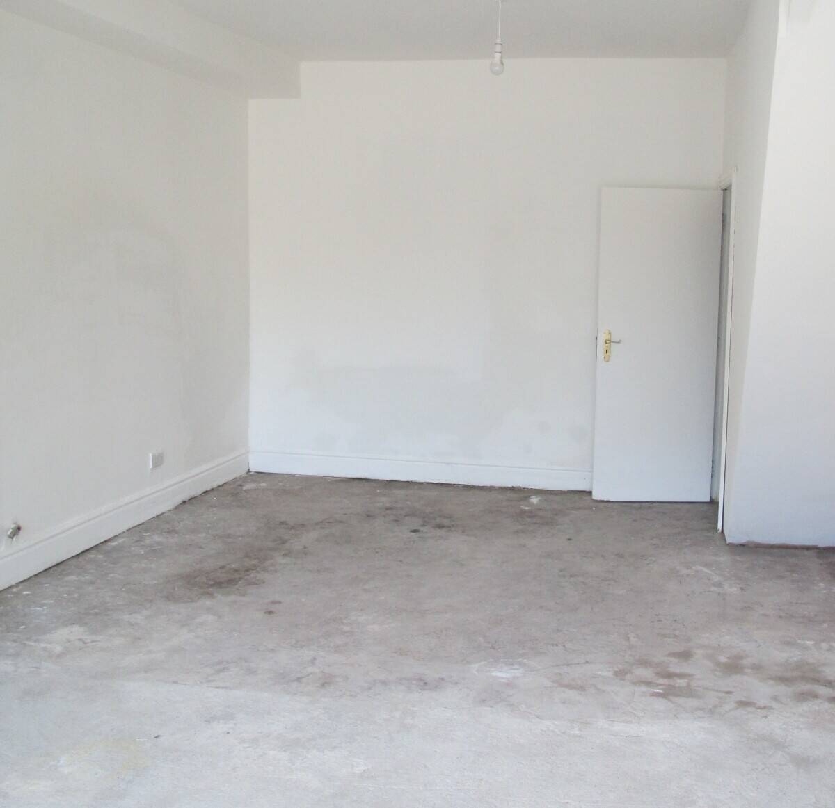 Main Road Retail Shop for Sale in Blackburn Lancashire with Public Parking Available Photo 3