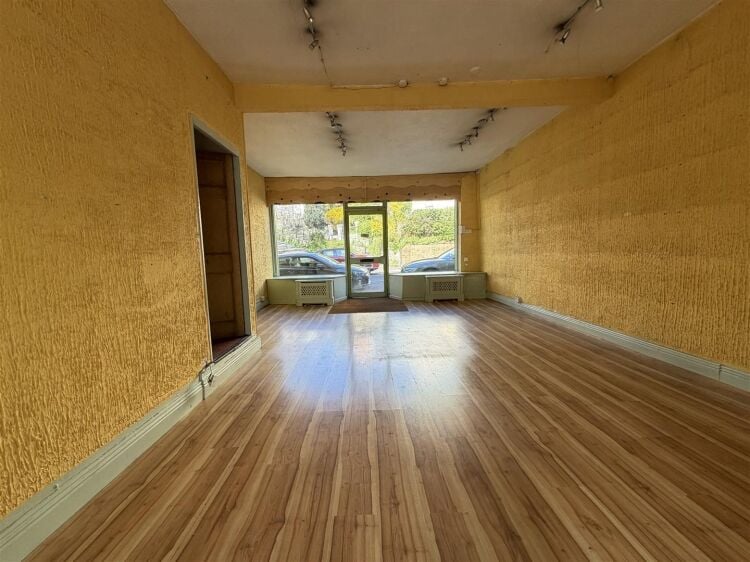 Retail unit extending to approximately 1,405 sq ft, arranged over ground, first, and basement levels. the ground floor offers an open plan retail area Photo 3