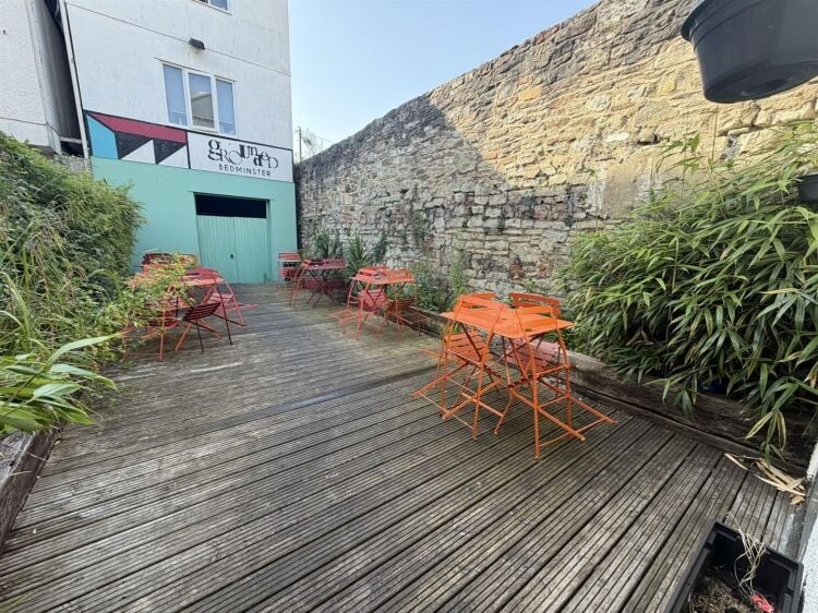Fully fitted 2,300 sq ft restaurant lease available in Bristol with commercial kitchen and seating. Photo 3