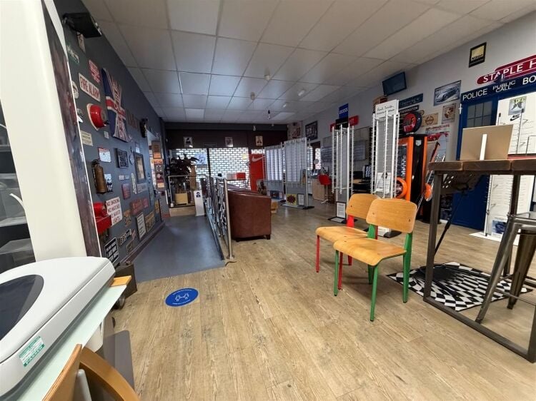 Double Fronted Retail Unit for Sale in Staple Hill, Bristol - 1,638 sq ft Open Plan Space Photo 3