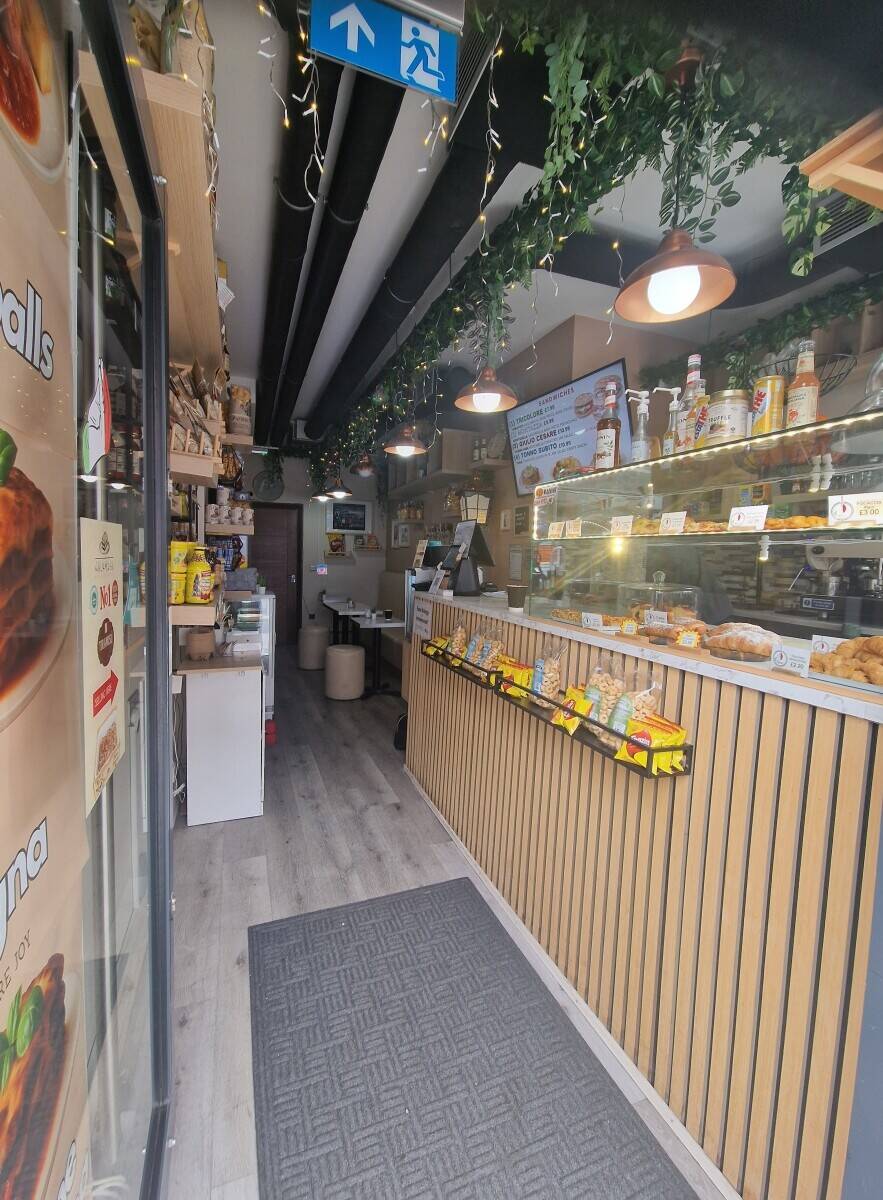 Café for Sale in Kilburn Area of City of London with Strong Footfall and Low Overheads Photo 3