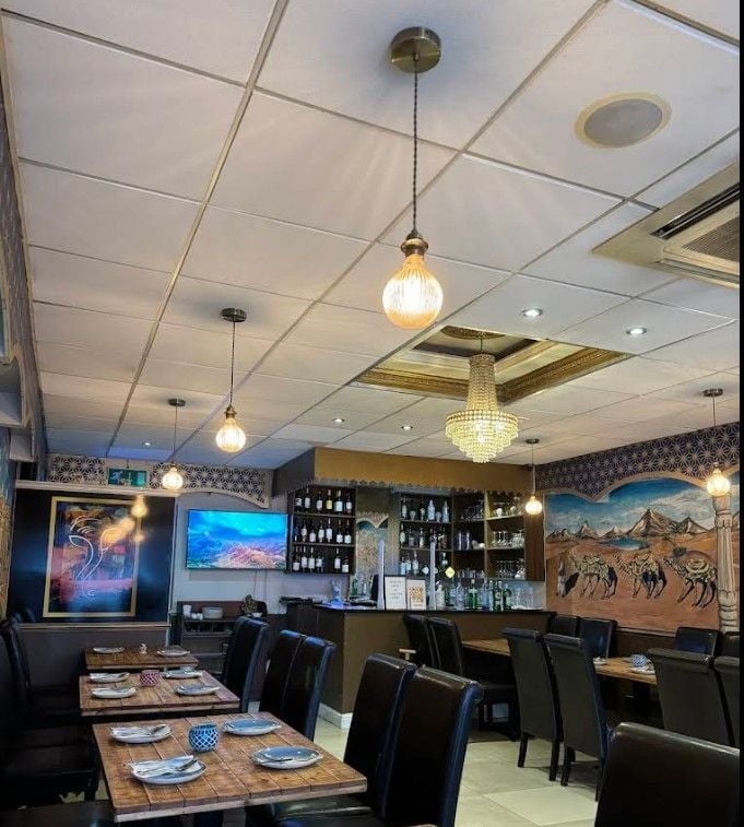 ESTABLISHED INDIAN RESTAURANT FOR SALE PRIME LOCATION IN HERTFORDSHIRE | REF: CS0751 Photo 3