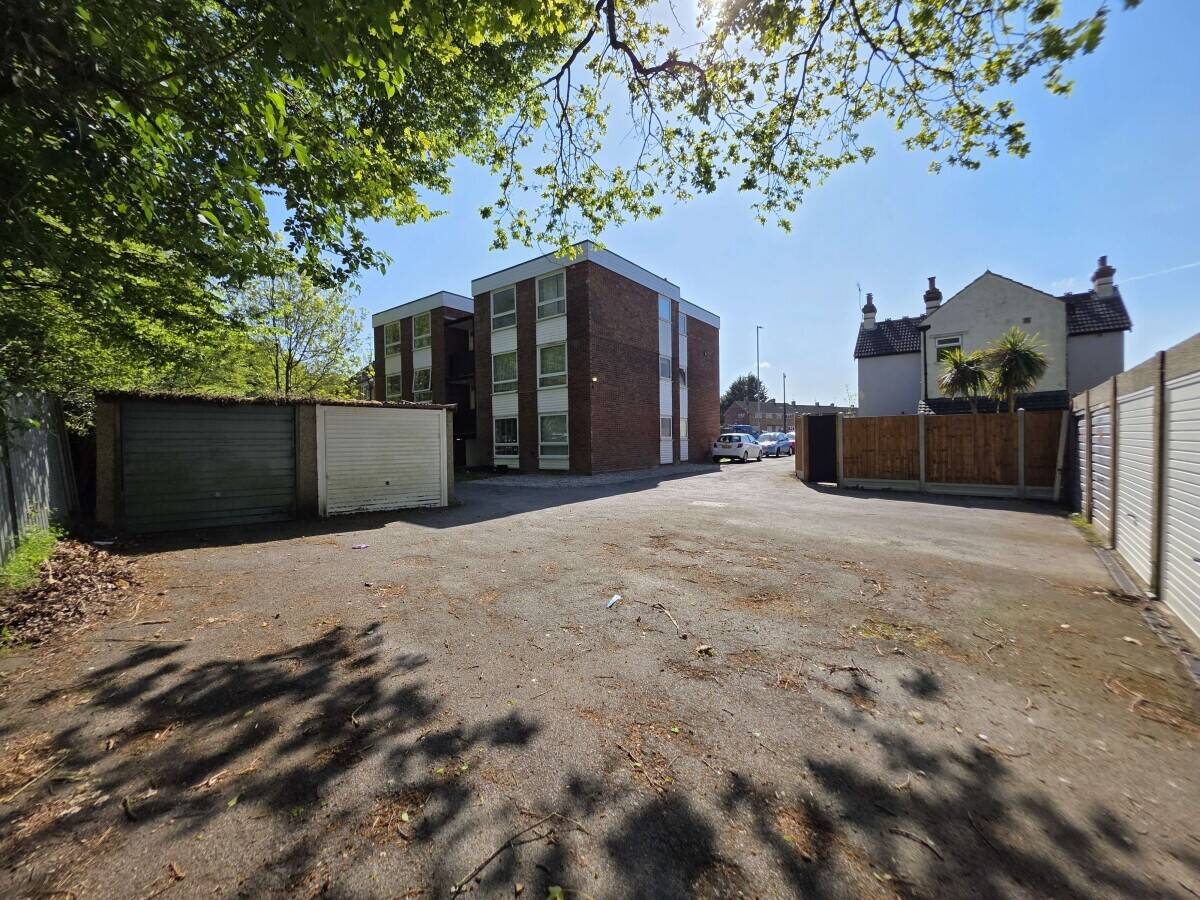 Development Opportunity in Benfleet Essex with Existing Block of Six Apartments Photo 3