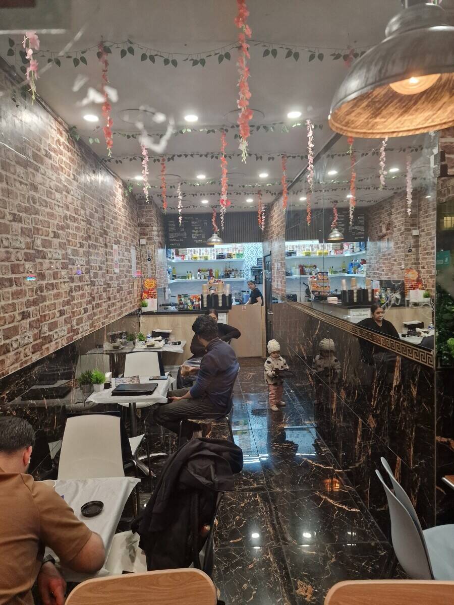 Café for sale in Camden with high morning foot traffic and potential for extended hours Photo 3