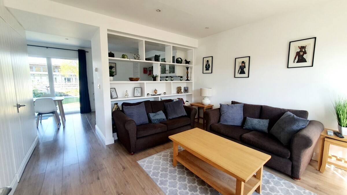 2-Bedroom Holiday Cottage for Sale in Yarmouth, Isle of Wight with Gardens and Parking Photo 4