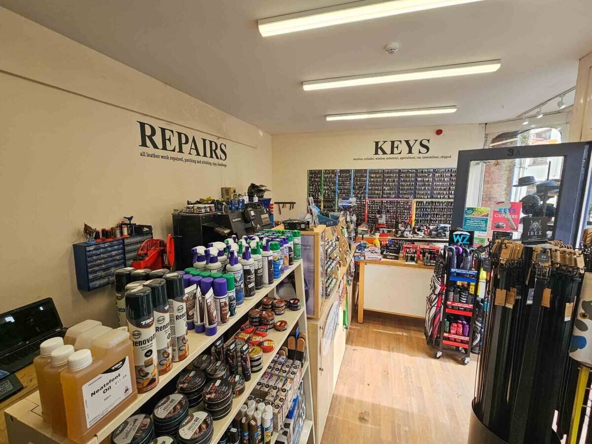 Mixed-Use Property for Sale in Ottery Saint Mary Devon with Retail Unit and Two Apartments Photo 3