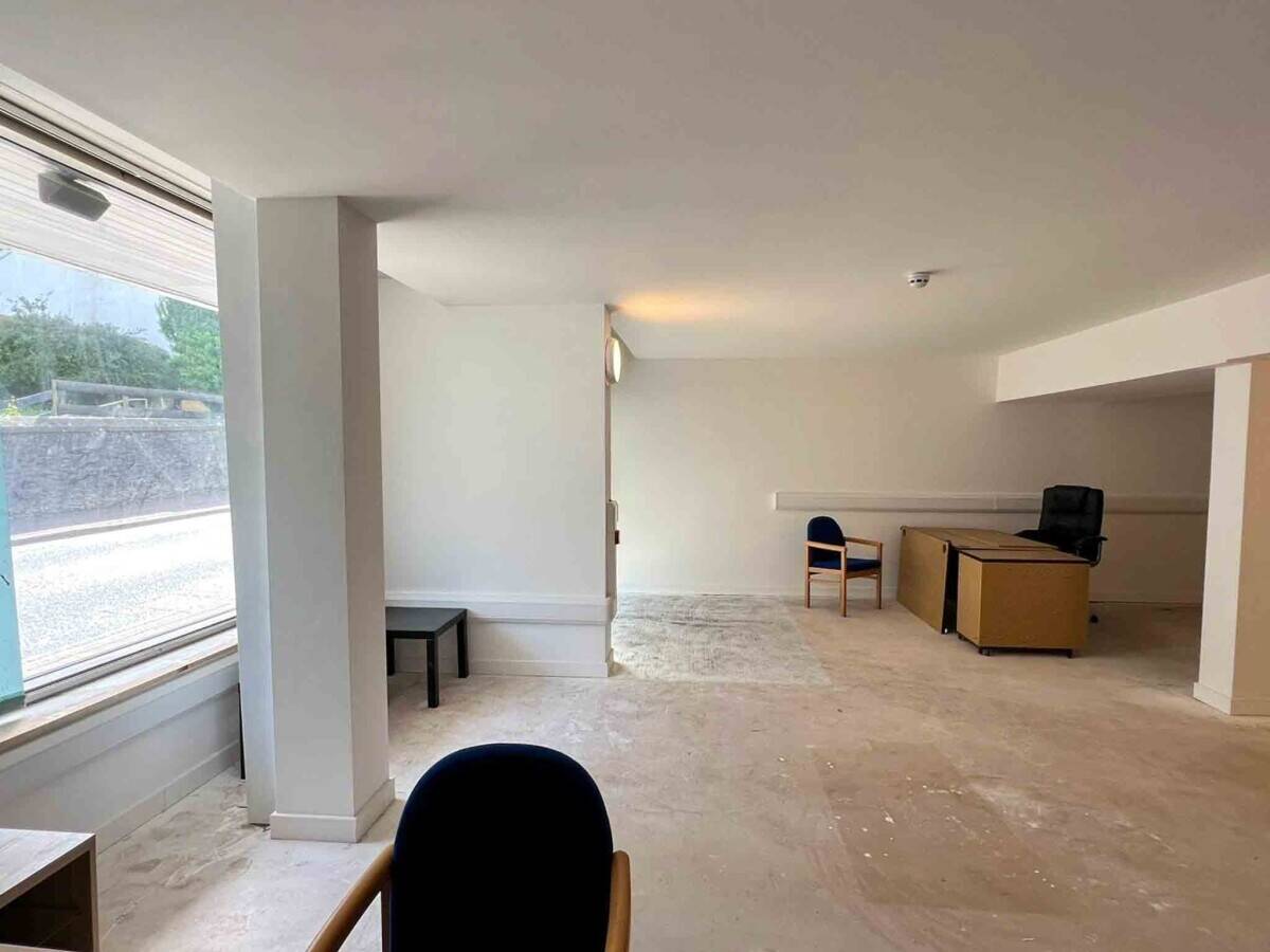 Superb Large Office/Retail Premises in the Heart of Brixham Town Centre Photo 3