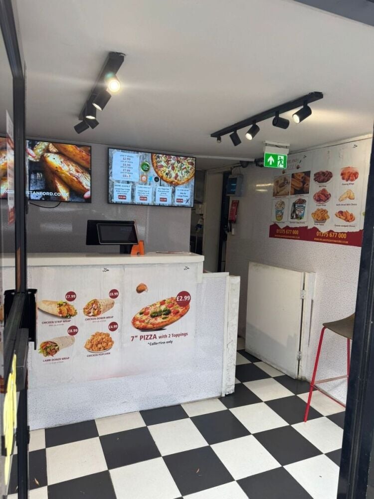 PROFITABLE PIZZA TAKEAWAY BUSINESS WITH HUGE POTENTIAL FOR SALE IN ESSEX/ Ref: CS0788 Photo 3