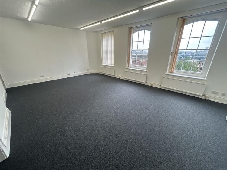 Grade II Listed Second Floor Office for Sale in Central Bristol Near City Centre Photo 3
