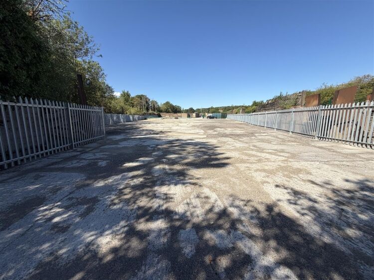 Hardstanding yard spaces for sale in Bristol ranging from 3,868 to 21,065 sq ft Photo 3