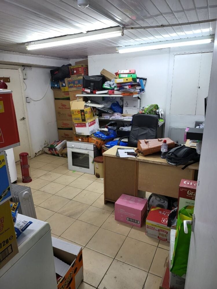 ALMOST RENT-FREE CONVENIENCE STORE WITH 6-BED MAISONETTE UPPERS IN CENTRAL WEST LONDON WITH REF CS0508 Photo 3